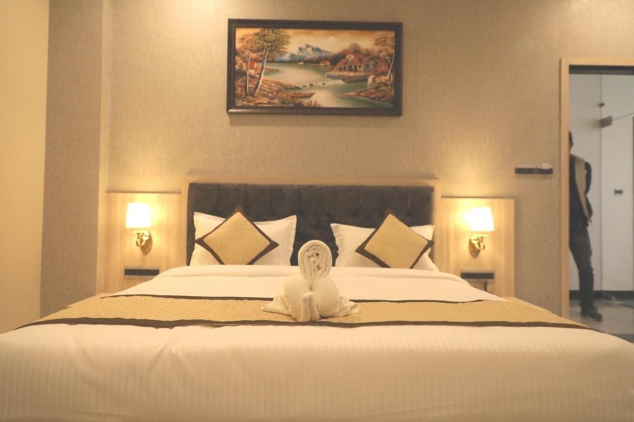 Pine Regency - Aravali'S Peak View Hotell Udaipur Eksteriør bilde