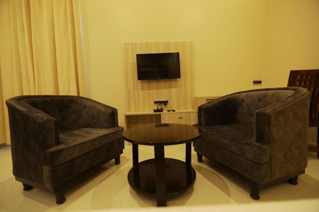 Pine Regency - Aravali'S Peak View Hotell Udaipur Eksteriør bilde